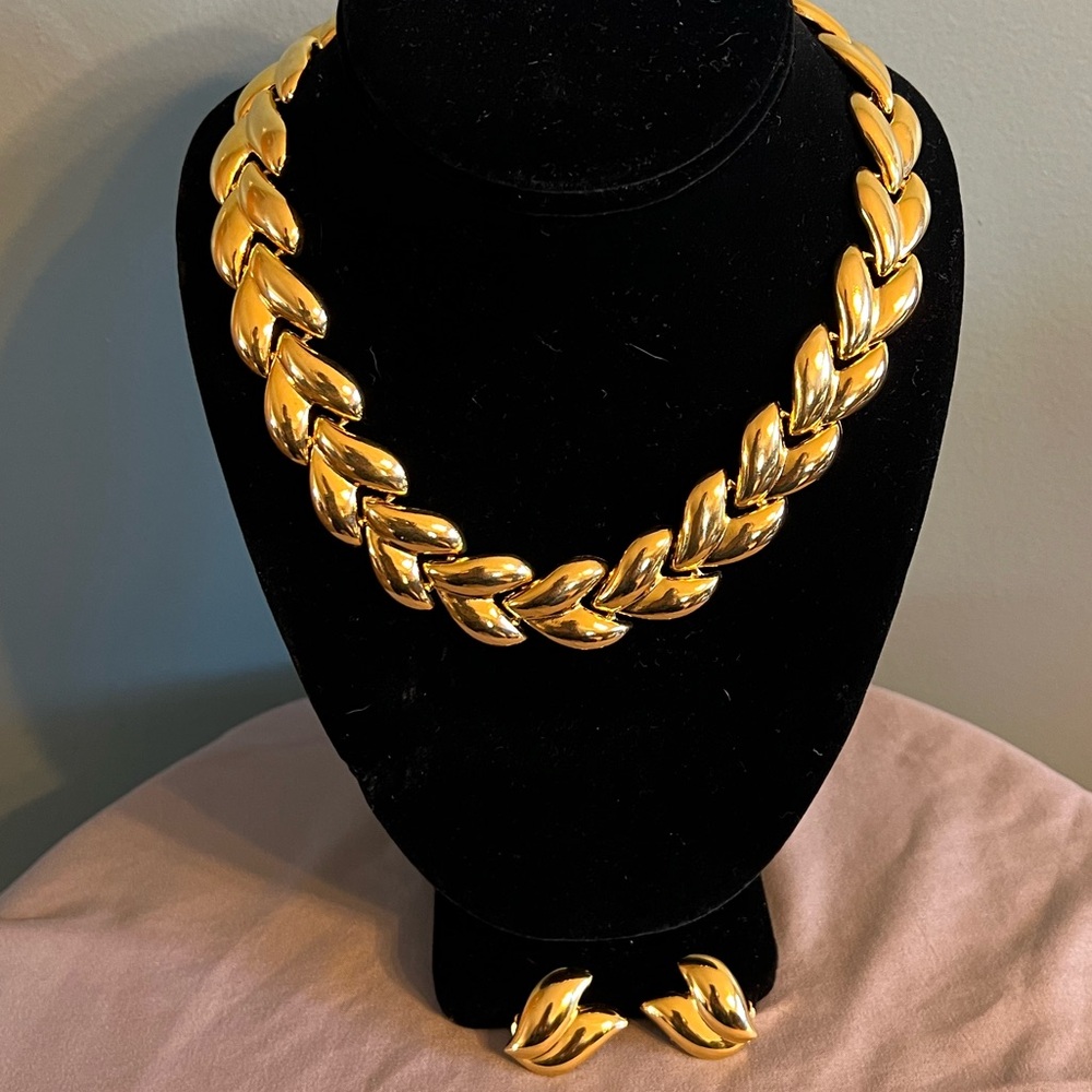 Elegant Gold Tone Necklace and Clip on Earrings Set